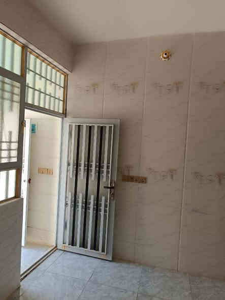 🏠 ،مكتب عقارات الوطن
✨دار للبيع مساحه 50 متر   طا بقين
مجمع الوررده السكني السعر (51) مليون بناء جديد ٢٠٢٥
منطقه سكنيه تتوفر فيها جميع الخدمات  
يتكون البيت من غرفه وصاله ومطبخ ومنور وصحيات٢ وطارمة يبعد عن الإمام الحسين ١٠دقائق بلسيارة 
طابو زراعي قرار محكمه سند 25 
للحجز والاستفسار على أرقام الشركه 
***********
***********
المجمع على طريق الزوار والمواكب
#عقارات
