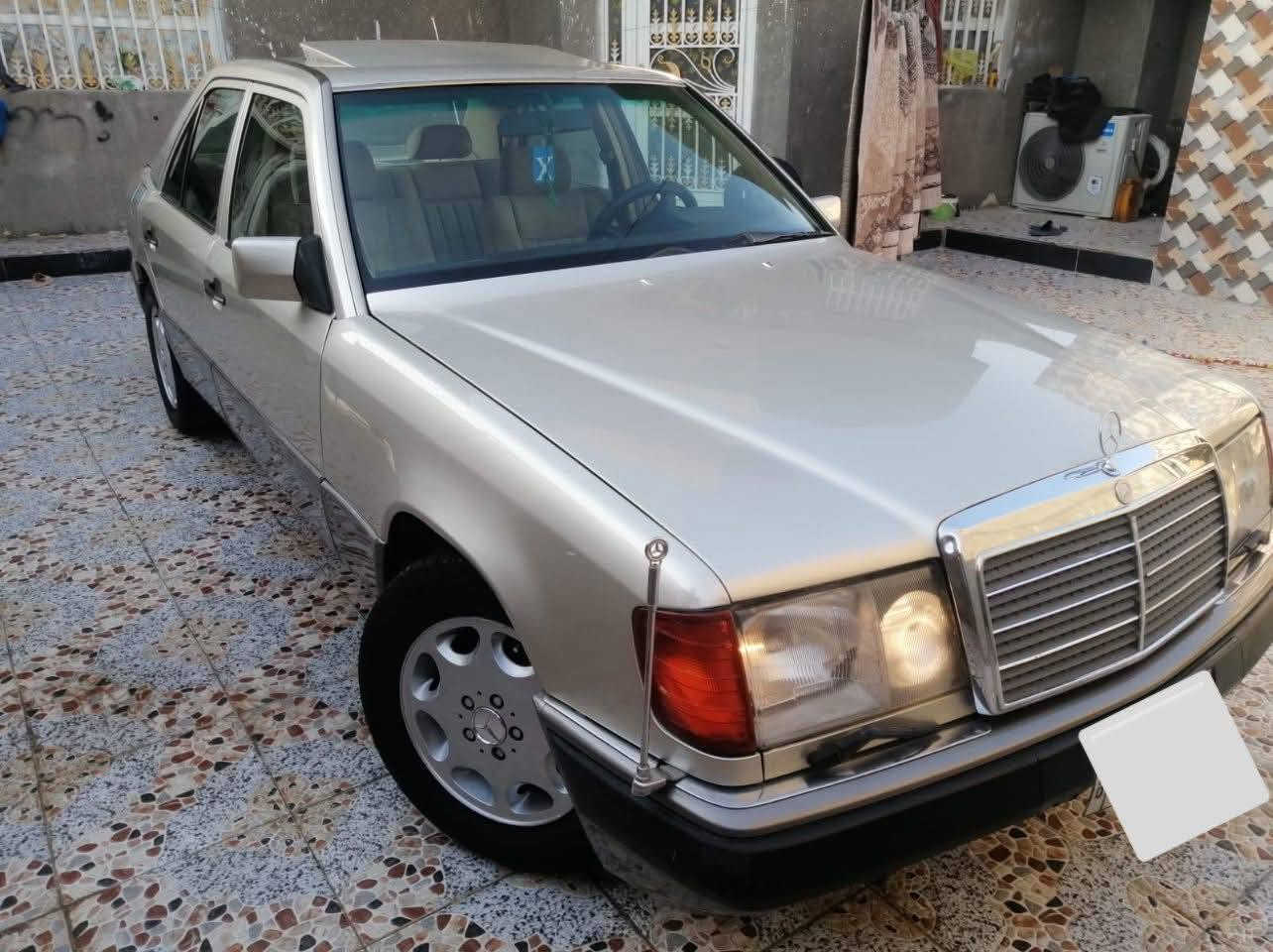 السلام عليكم مارسدس دب موديل 89 سياره بالجيس بدون اي ضربه صبغ عام تبريد ثلج حداديه جديده مكاني بغداد ***********
