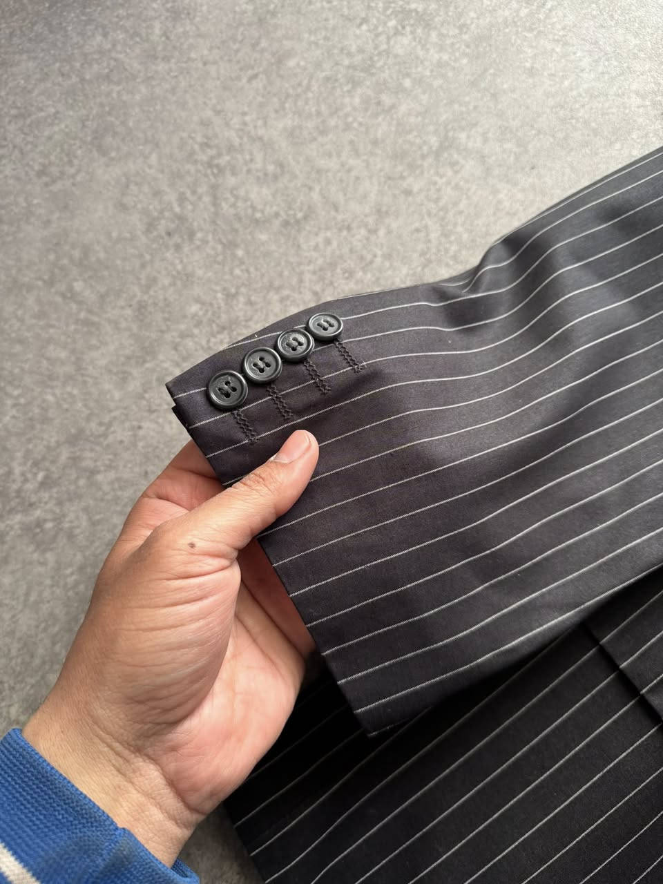 سترة ايطالي ماركة La Piemonda(Super 140)
قياس :52
سترة (بالة) : 
عرض الكتف :51
طول الردن :62
طول السترة الكلي :   72  
القياس بالاوراق الداخلية :   52
: 
السعر : خاص🚨🚨🚨🚨🚨🚨🚨🚨🚨

——————————
ة
توصيل كافة محافظات العراق 🚙


**إذا كنت صاحب هذا الإعلان وتريد حذفه لأي سبب، رجاءا أرسل رسالة إلى الدعم الفني**