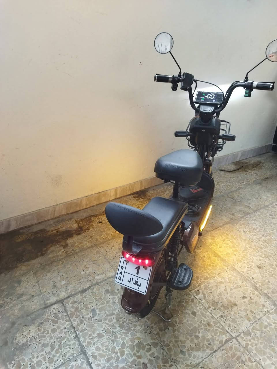 دراجه شحن للبيع ستعمال قليل ٣ ايام على وضع شركه ماخذها ٤٠٠ اريدها ٣٠٠ الف مكاني بغداد لامين ثانيه شارع نواب ضباط ***********
