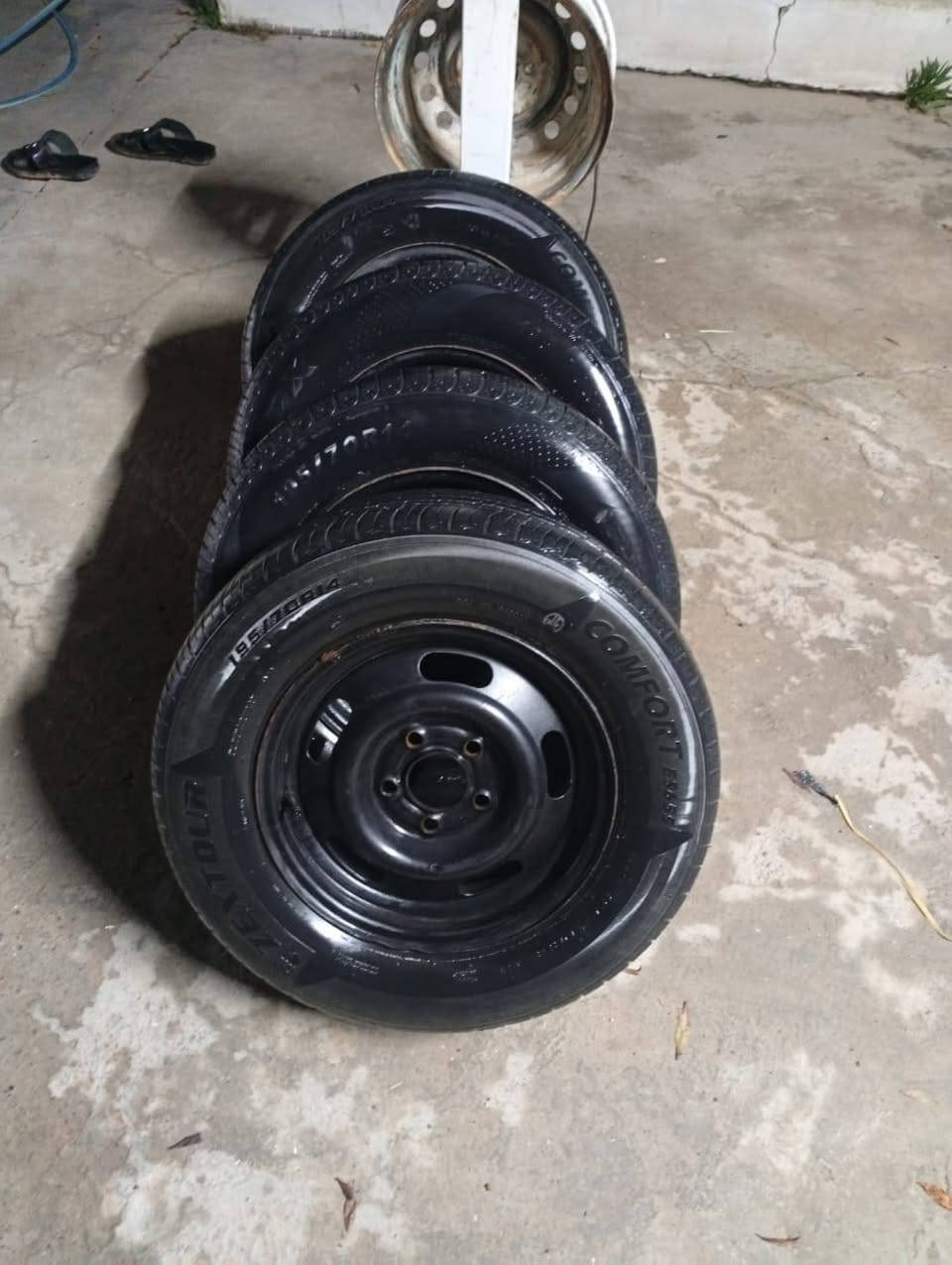 سلام عليكم 
تخم ويل للبيع قياس 14 مع تايرات
التايرات فوك النص عمر عنوان كركوك 
***********
