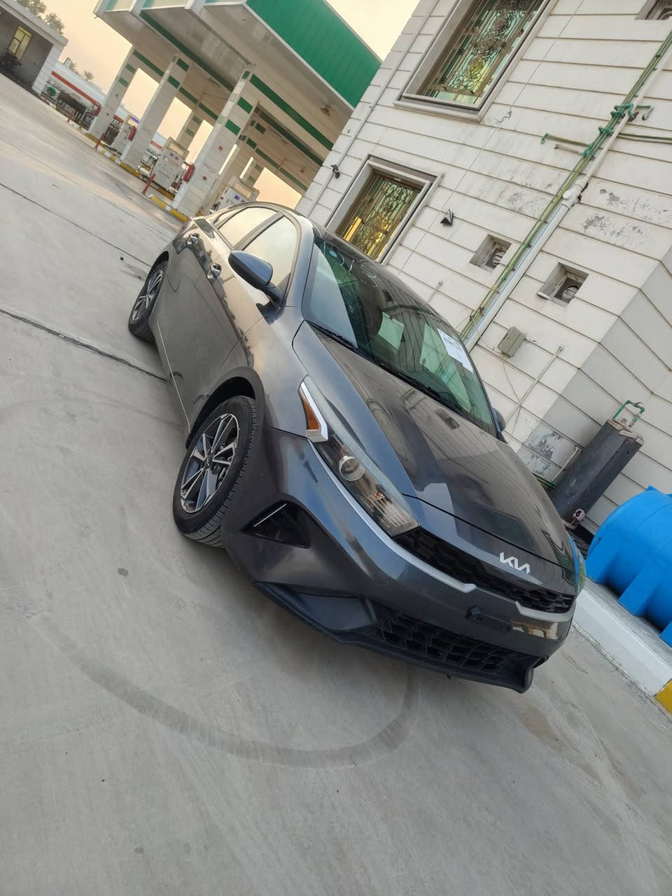 السلام عليكم فورتي موديل 23 بها بونيد وشاملغ بدون دواخل نص فول السياره رادارات تحكم ستيرن شاشه مكان السياره ناحيه الرشيد***********
