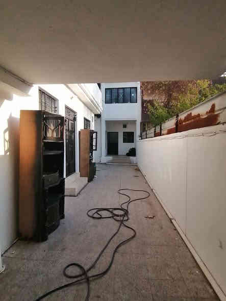 دار تجاري للبيع
مساحة الدار ٤٠٧م في حي الشرطه
مباشرتا في سايدين حي الشرطه
موقع مميز شارع خدمي عريض إضافة الئ ال سايدين الرئيسه
تحتوي على خمسه مشتملات محدثه و موجره (وارد سنوي) 

للإستفسار الاتصال على الارقام التاليه
***********  *********** 
***********
