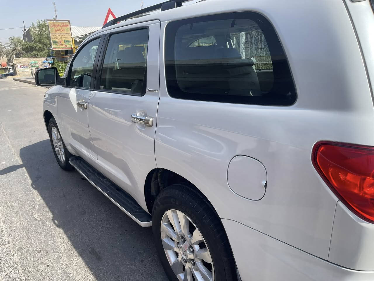 السلام عليكم سيكويا بيضاء رقم مميز بغداد بااسمي بلاتينيوم ومعروفه.
@بردات بلاديه كشنات خزن 
كشنات تدفئه تبريد
كشنات سياحيه سبعه راكب
زراكات لايت 
جامه خلفيه كهرباء 
جنطه خلفيه كهرباء شفط 
كير محرك مامفتوح شرط 
السياره ماشيه 90الف حقيقي  عالفحص
موديل 2009بغداد
السياره بيه جاملغ امامي وخلفي مع الجنطه مصبوغ اثر جراد وعندي الصور قبل الصبغ وبعد الصبغ بدون حادث عالفحص  راجا راجا ماراوس مااراوس والشراي يتصل وبالعافيه عليه اللي أصير من حظه والله يوفق الجميع هذا تلليفوني اللي أيريد يعرف السعر والتفاصيل ومااجاوب عالتعليقات اللي أيريد يتصل مااجاوب عالتعليقات لحد يكتب ليش مااجاوب عالتعليق هذا تلفون ***********
