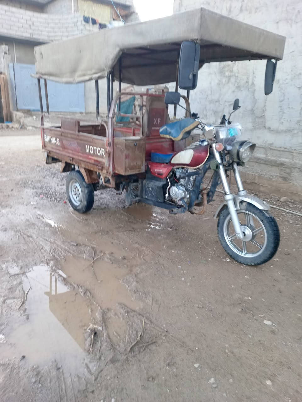 للبيع موديل 17محرك 22شرط كهربائيات شرط السعر مليون 100وبيه مجال الاتصال على الرقم ***********
