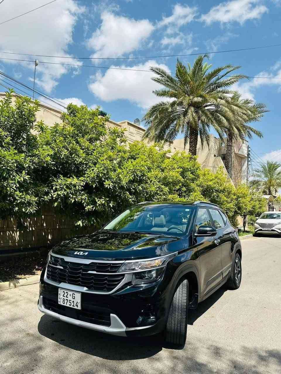 السلام عليكم للبيع سيلتوس كيا  خليجي موديل ٢٠٢٤ وكالة نم رقم اربيل الجديد 
مواصفات فول بانوراما بصمة تشغيل وابواب حساسات كشنات جلد وكهرباء تبريد بالكشنات هاند بريك دگمة نزول منحدرات لايت ماطور يصعد وينزل مري شفط انارة خارجيه وداخليه ترحيب عدادات ديجيتال شاشة متصله وكامره والداخل لونين
سيارة جديده وماشيه ٣٧ الف كيلو المحرك دوش ١٥٠٠ دبل نوزل كلش نشط واقتصادي جدا
بيها باب السايق يطلع بالسونار صبغ شركة دبل كود وبيها بارد بالجنطة فقط
للاتصال *********** او ***********
السعر ١٨٠ ومجال للتفاوض
