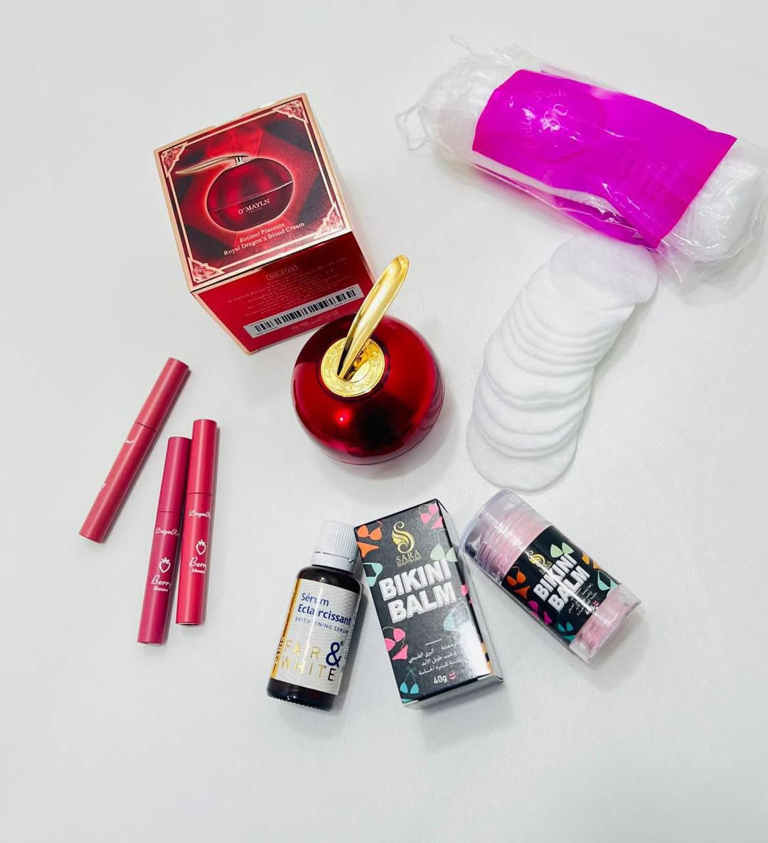 🌸 باكج العناية والتفتيح المتكامل 🌸

إذا تدورين عناية كاملة وتفتيح واضح من أول فترة استخدام ✨
هذا الباكج مصمم حتى يلبّي كل احتياجاتچ ببساطة ومن البيت 💖

🧴 محتويات الباكج وتفاصيل كل منتج:

🍓 روج مات للشفايف
• لون ثابت ولمسة مخملية
• ما يسبب جفاف
• مثالي للاستخدام اليومي والمناسبات

🐉 كريم دم التنين O’Mayln
• غني بالريتينول والبلاسينتا
• يشد البشرة ويقلل التجاعيد
• يوحد لون البشرة ويعزز النضارة

✨ سيروم Fair & White للتفتيح
• يساعد على تفتيح البشرة
• يقلل التصبغات والبقع الداكنة
• يوحد لون الجلد مع الاستمرار

🌸 Bikini Balm – بلسم البيكيني
• تفتيح المناطق الحساسة
• تهدئة البشرة
• ترطيب عميق وتقليل الاسمرار

🧼 قطن طبي ناعم
• قطن طبي 100%
• ناعم ولطيف على البشرة
• مناسب لإزالة المكياج وتنظيف البشرة
• مثالي لاستخدام السيرومات والكريمات

💎 النتيجة المتوقعة:
✔️ بشرة أفتح وأنعم
✔️ مظهر صحي ومتناسق
✔️ عناية متكاملة بدون صالون

📩 للحجز والاستفسار راسلينا خاص#اختصاصنا_الماركات_العالمية #الحمدلله_دائماً_وابداً #فولو_اكسبلور #العراق #عنايه_بالجسم


**إذا كنت صاحب هذا الإعلان وتريد حذفه لأي سبب، رجاءا أرسل رسالة إلى الدعم الفني**