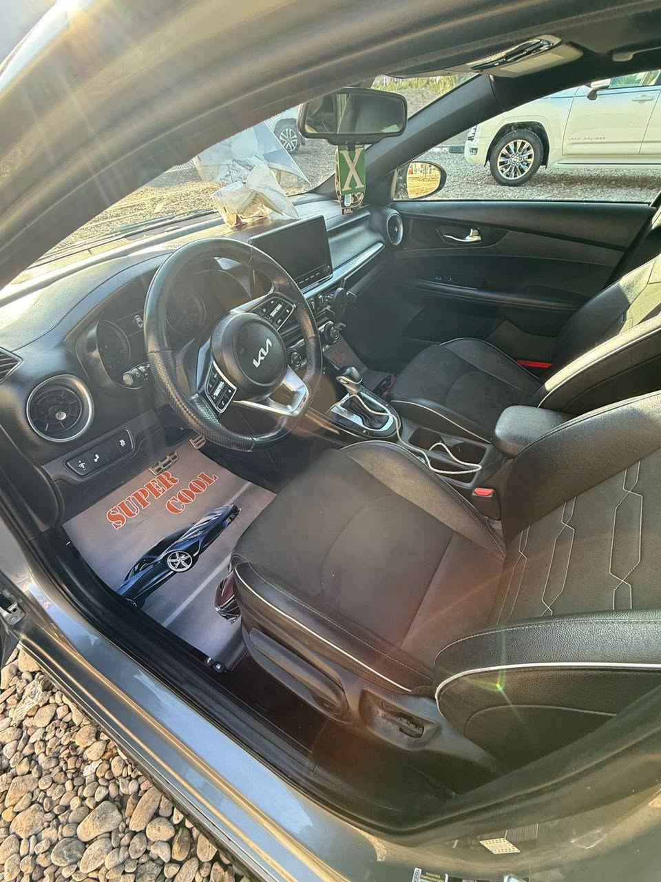 فورتي ٢٢ سياره بيه بس بنيد كير محور ايتي سياره جديده كامله من كلشي السعر ١٣٣ وبيه مجال تفاصيل اكثر الاتصال 

‭٠٧٧٢ ٢٠٤ ٤٤٣٠‬
