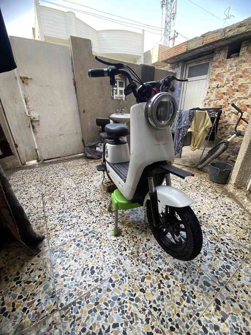 السلام عليكم دراجه شحن للبيع
4بطاريات
السرعه80
نظيفة، 
العنوان بغداد الغزالية
***********
