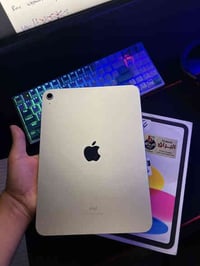 ايباد 10 64G بطارية 96 كامل ملحقات  مع قلم Momax tp9   375 الف وبي مجا...
