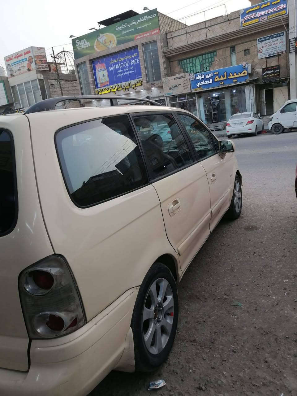 السلام عليكم سياره للبيع كارنزه 2006 سياره مكفوله من ضربه فقط صبغ جماليه السعر 65 وبيه مجال مداور ثاني يوم رقم نجف مميز مداور ثاني يوم كهربائيات كله شغاله حداديه مضبوطه انتصال عله رقم وبيه واتساب *********** غير متفرغ عله الفيس مكاني نجف
