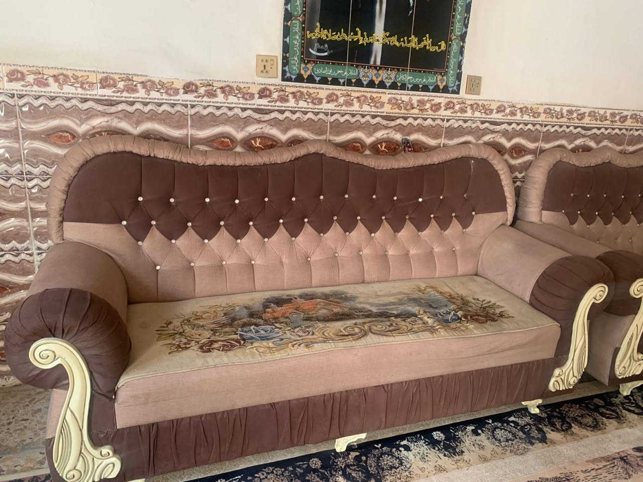 تخم للبيع دوشك عالي وخشب قوي ومرتب مستعمل قليل مال بيت. المكان بابل واتساب فقط ***********
