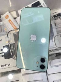 ايفون ١١ عادي للبيع   ذاكرته ١٢٨ .✅  بطارية ٧٥.✅   تلفون مكفول ما مفتو...