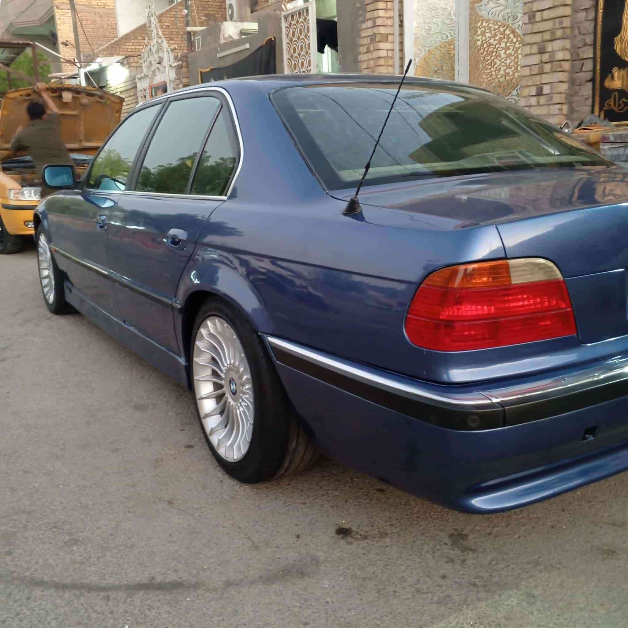 BMW 730  E38
موديل 1995
محرك 8سلندر
مصبوغة للجمالية اثر جراد 
ويل 18البينا جديد
تخم تاير جديد 
بطارية جديدة 
رقم بغداد انكليزي بأسمي 
السيارة جاهزة وحلوة ابلادية فقط صبغ بدون حادث 
مراوس E66 او E60 او بيع 
السعر 80 
***********
