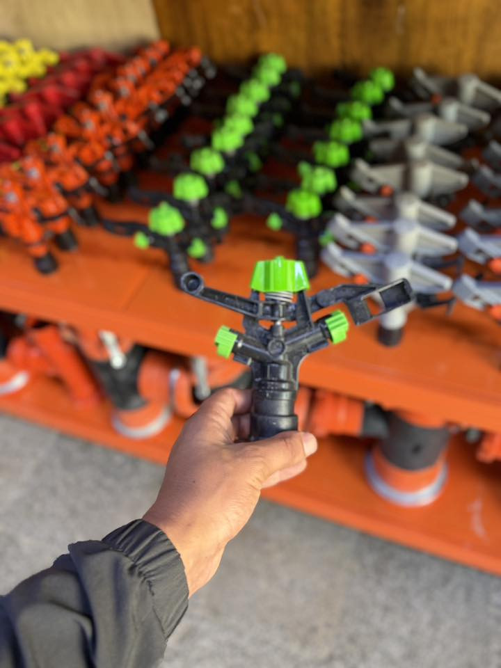 السلام عليكم توفر لدينا بضاعه تركيه.
قفل 2 نص تركي اكنور 4000

نوزل اصفر نص فره 2500

نوزل برتقالي  1500

نوزل اسود. فتحه صغيره 1500

نوزل رصاصي اكنور تركي 1500
نوزل احمر 1500
العنوان موصل الجديده محلات صالح المناوي 

رقم الهاتف ***********

*********** فقط واتساب بي كورك
