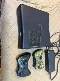 اكس بوكس للبيع نظيف كل شي مابي شغال جوستكين مهكر  81 لعبه السعر 125 ال...