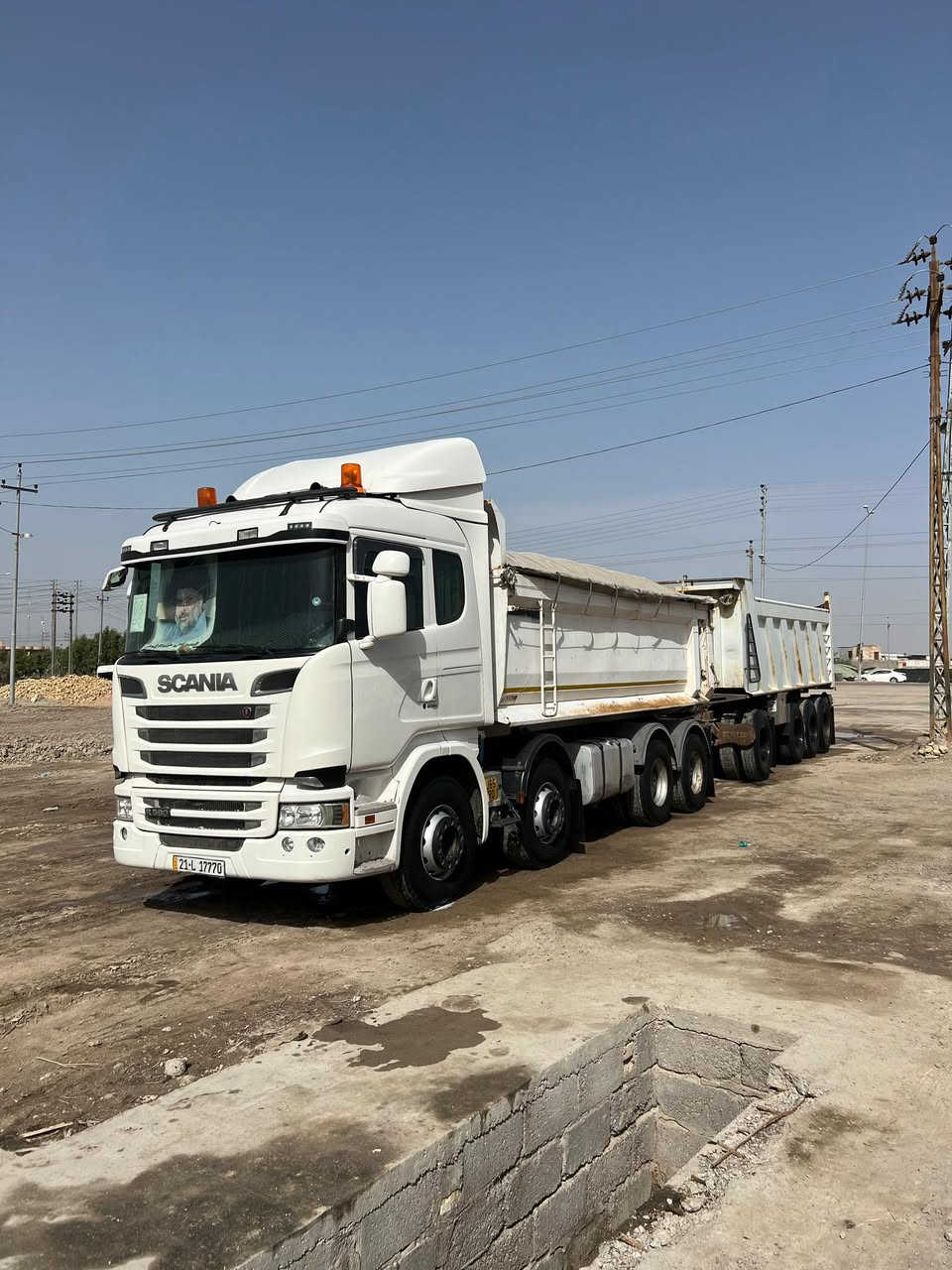 سلام عليكم  البيع سكانيه موديل 2016 رقم سلمانيه بسمي مربوطه مكينه 580 سياره جديده ***********
