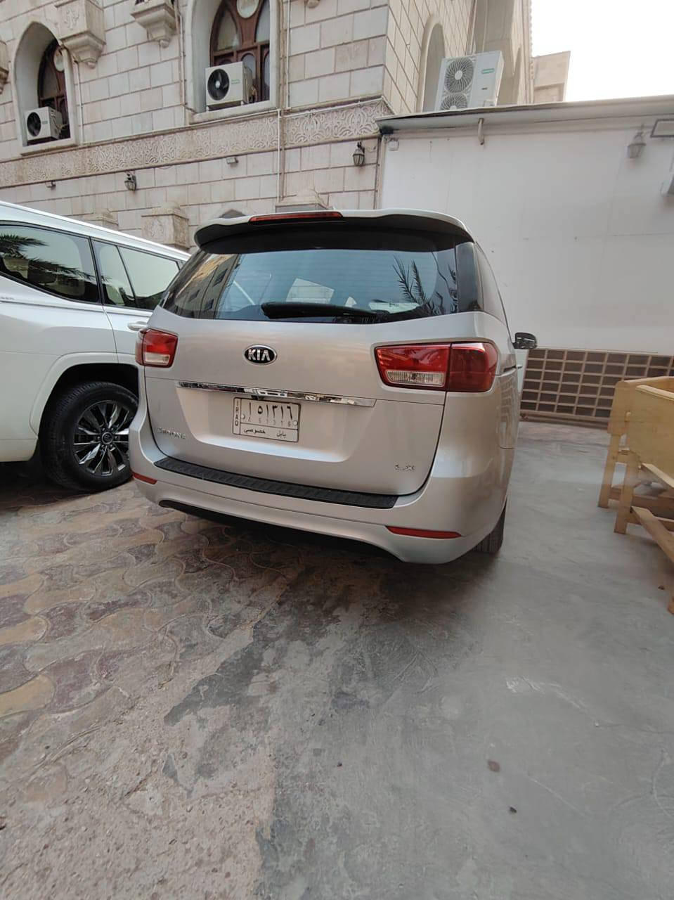 السلام عليكم  
سيدونا للبيع 
مكان السياره نجف
محرك 3300 GDI 
للتواصل *********** غير متواجد على الفيس
السعر 175 وقابل للتفاوض 
المسافة المقطوعة 146 MI
اضرار السياره وارد امريكي 
بنيد وجوملغ ايمن
بابين جهة السائق تبديل نفس اللون  +جوملغ خلفي دواخل سليمة + سيارة بيت 
المواصفات LX 
البيبان شفط
كشن كهربائي 
مرء شفط
8 راكب 
ABS
CRUISE
مثبت سرعه +ستيرن 
تبريد 3  قطع  + تدفئة
سماعات 6
الويل 17 
رقم السيارة بابل  الإنكليزي السنوية 2030 Honolulu, HI
