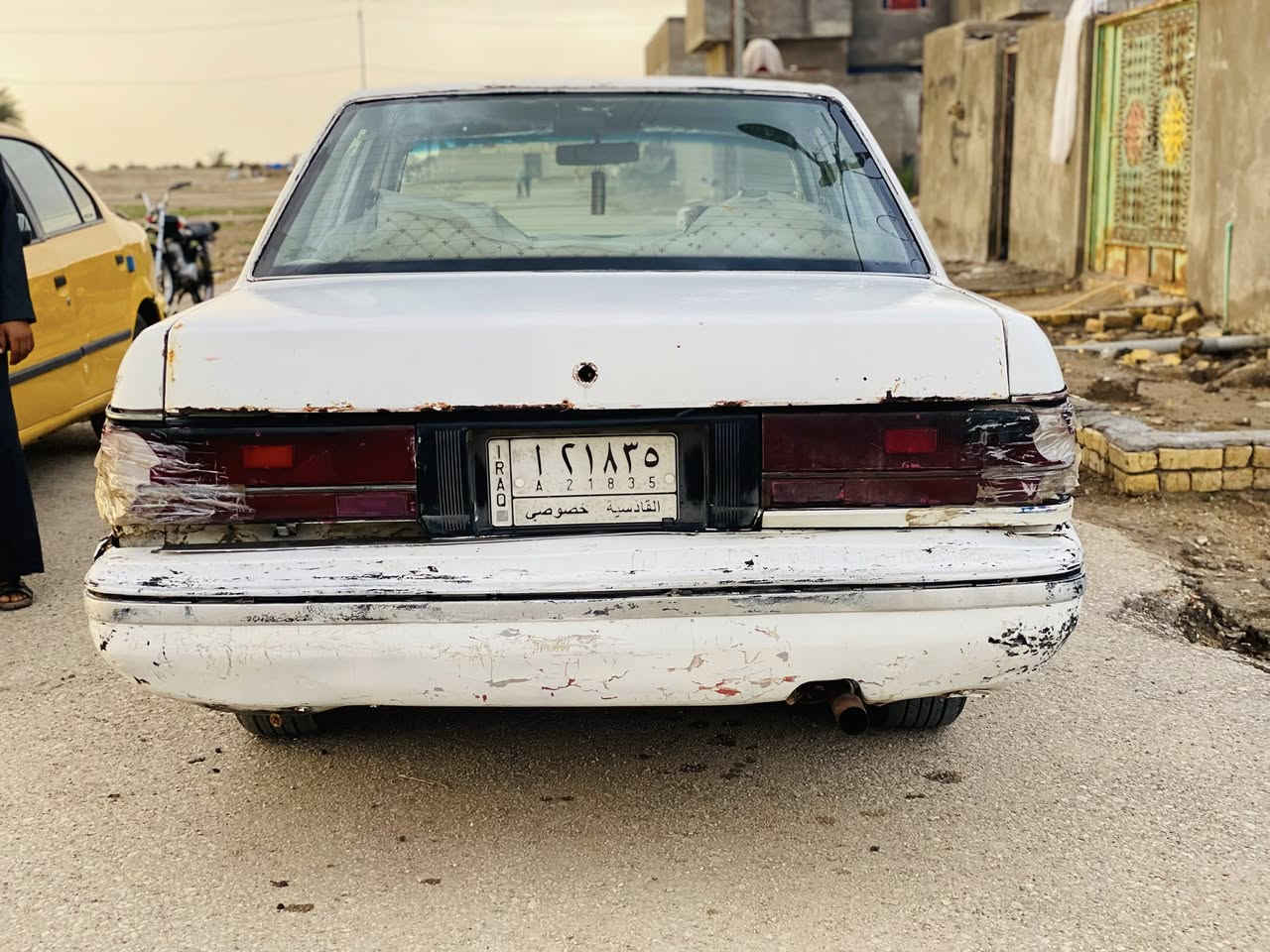 سيدان ايسر بلاد ما ملعوب بيها مكينه وكير وكسن شرط سياره ناعمه شرط ١٨٠ تحطهن كلهن  تحويل ثاني يوم عوزها ترتيبات بصيطه مكان سماوه ناحيه الدراجي ***********بيه واتساب السعر ٢٥
