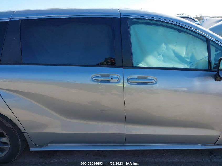 السلام عليكم
سينا هايبرد Leموديل 22

بيها صبغ جاملق ايمن وبنيد

بيه خشم شاصي مبدل

الحادث موجود بالصور

ماشيه 46 الف

السعر 24500

المكان بغداد البكريه

***********
