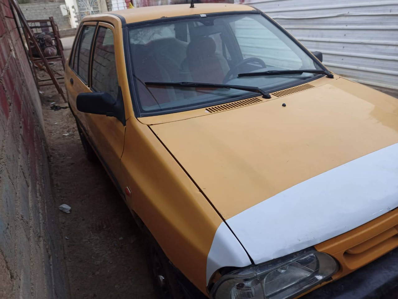 السلام عليكم سايبا للبيع مديل 14 بدون ارقام. ابيعك ادوات كوم حديد . مكبنه توني مجفتها. دوخلها نضاف دشبول جديد تخم تاير جديد ديمات جددد  حداديه زينه سيارة جاهزة كهربيات كلها شقاله. سعرها بلاش بسعر دراجه. 9 ورقات.  مكاني بصرة مدينه. الستفسار اتصل عل رقم انه مكلف بل نشر. ***********
