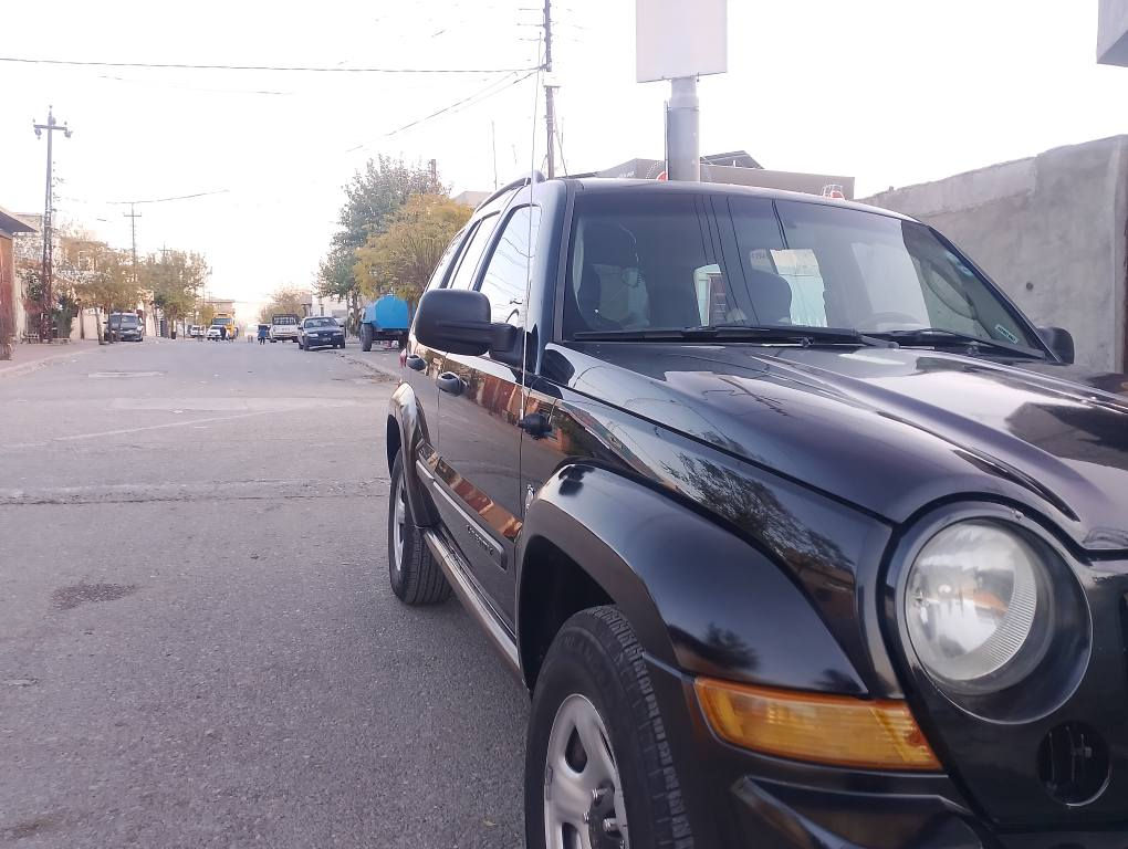 جێبی لیبەرتی حەرەس حودوود ڕەقەم سلێمانی مۆدێل 2006 ی فول دەبڵ ئەکسل سلایت کوشن جلت  کوشن کارە بای  4جام کارەبای قوفڵ مەرکەزی دەبریت سارد گەرمی کارەبای گێڕ مەکینە هه مووی بەشەرتی 100 فیتەر دواو پێشی کەپس بەس بۆنید پەمپە تەقەوڕەقەی نیە تە حویل خرامە بەشەرت نرخی 88 گەڵاو مەجال ناونیشان بازیان 
ژم  *********** السليمانية, العراق
