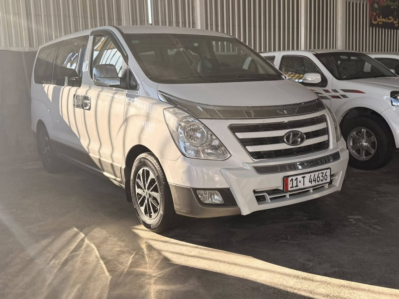 السلام عليكم
استاركس 2016
مفتوح 
السياره كفاله عامه 
لون ابيض 
رقم بغداد 
تخم تاير 
حداديه فول 
رقم دولي 
السعر 210
للاستفسار 

***********
