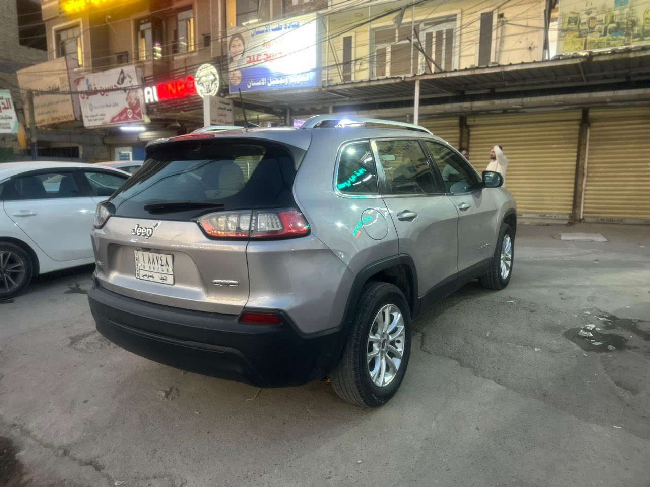 جيب شيروكي بزون
موديل ٢٠١٩ 
ماشيه ١٣٥
بيها جاملغ السايق 
وبيها بنيد مبدل 
والباقي مكفول 
السعر ١٣٠ وبيها مجال 
الاستفسار الاتصال او المراسله
***********
