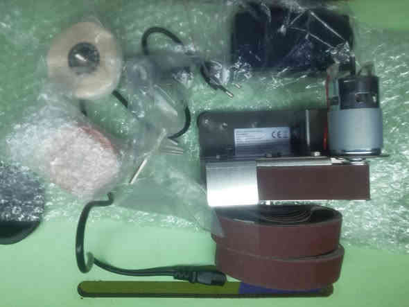 مكينة مال سنفرة بهذا الشكل كامله هيه وغراضها شغالة
 خلي سعر وبلعافيه 
اعله سعر ابيع 
واتساب ***********
