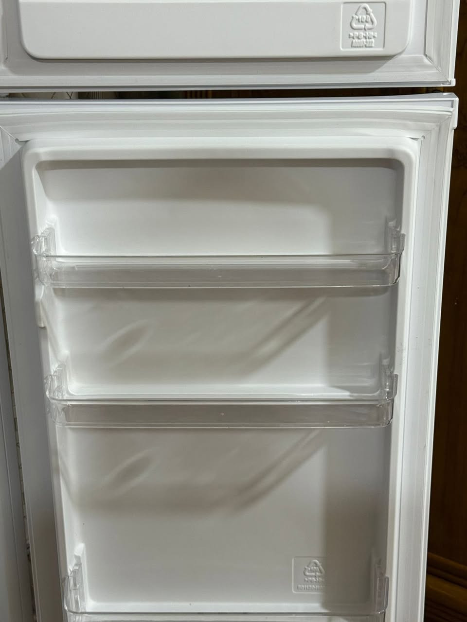 سلام عليكم
ثلاجه  للبيع  
المكان الخمسه كيلو
***********
