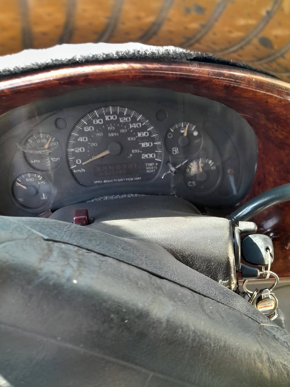 شوفر ليت فإن استرو موديل ٢٠٠٣ السعر ٤٠ ورقة وبيها مجال تبريد قطعتين الكمبريسر عاطل كجيد يوجد فيها بعض الأعطال...بغداد. هزه جديده مع رقم انكليزي جديد...هاتف *********** السياره باسمي ...متواجد على الواتساب...
