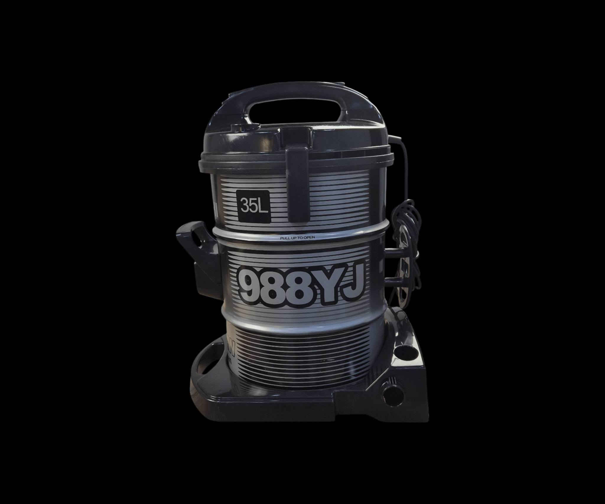 #بالة مكنسة برميل كهربائية هياشي سعة 35 لتر – موديل CV-9800YJ

الاستخدامات

تنظيف الأرضيات والسجاد والموكيت في المنازل والمكاتب والمحلات.

مناسبة للورش والغايرات والمستودعات بفضل قدراتها العالية وسعة خزانها الكبيرة.

مثالية لتنظيف السيارات والوصول للأماكن الضيقة بسهولة.

شفط الغبار والأوساخ الثقيلة والخفيفة من المساحات الواسعة.

المميزات

سعة خزان كبيرة 35 لتر مناسبة للاستعمال المنزلي والتجاري.

محرك عالي القوة بقدرة 5000MW كما هو مذكور على الغلاف.

هيكل معدني قوي يتحمل الاستخدام الطويل.

خرطوم مرن بطول تقريبي 1.7 متر يسهل الوصول للمناطق البعيدة.

سلك كهرباء بطول 4 متر لحرية أكبر أثناء التنظيف.

عجلات كبيرة + دوّارة لسهولة الحركة والتنقل.

ماسورة تلسكوبية قابلة للتطويل لتناسب مختلف الاستخدامات.

فلتر داخلي قابل للتنظيف للحفاظ على قوة الشفط.

رأس تنظيف متعدد الاستخدامات للأرضيات والسجاد.

محتويات الصندوق

المكنسة البرميلية (35 لتر).

خرطوم مرن طويل.

ماسورة تلسكوبية.
سعر 35 الف والتوصيل مجاني لجميع المحافظات العراق 
للتواصل مراسله الصفحه او واتساب ***********
