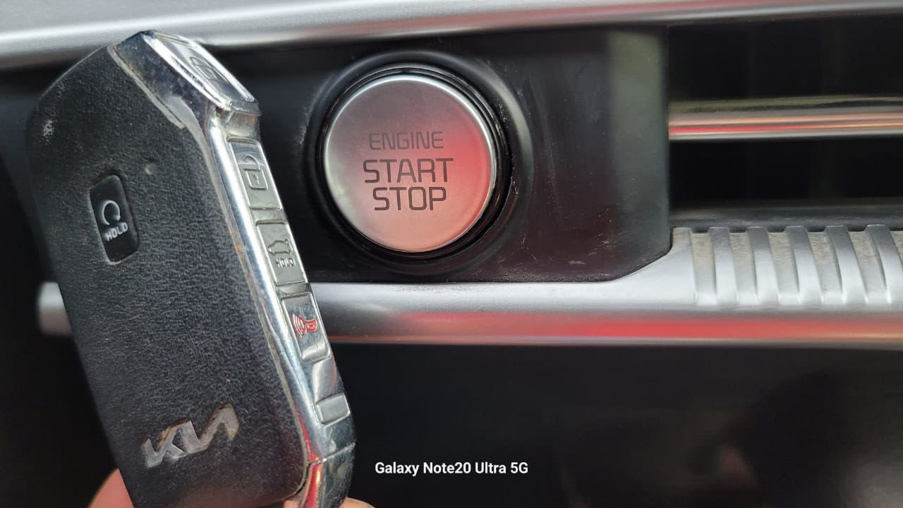 س ع. سياره k5. 2023فول مواصفات للاخير 1/1 سياره جاهزه من كلشي مرقم وجاهز بصره معوقين 170وبيه مجال  ميحتاج اذكر مواصفات السياره فول للاخير. محرك 1600تيربو ماشيه 40الف      ***********
