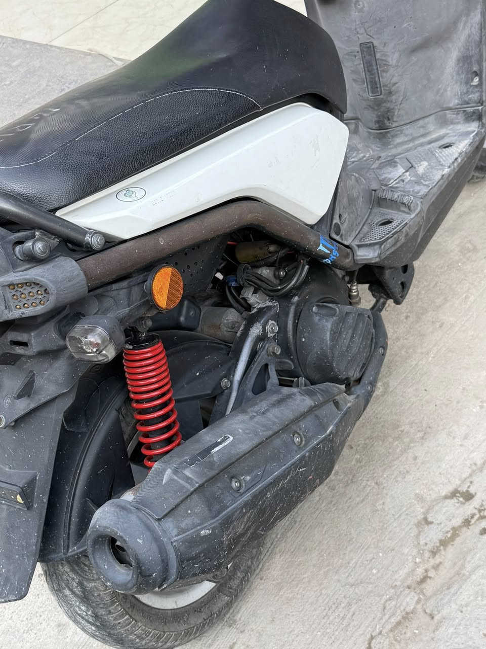 سلام عليكم دراجه سكنس جبلي رمبه دراجه صارله شهرين ونص من نازله من رمبه موحود عقد شراء ودراحه مكفوله لطول لطول مكينه بلادي ول دراجه اي نقص مابيه ستير كرزي بلادي ول يدات هم كرزي جتي ويها من رمبه اعيد واكرر دراجه مكفوله موجود واتساب وخط ***********سعر١٢٥٠
