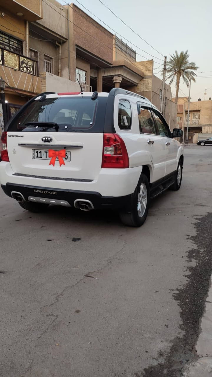 كيا سبورتج 2009 خليجي رقم بغداد الانكليزي الجديد
مكفولة كفالة عامه ماعدا البلاستيك ( السيارة فول مواصفات خليجي )
فتحة سقف سلايت روف
مكينة 2000 دوش
شاشة عرض كبيرة
داخل بيجي وصاج
دسك امامي خلفي
لايت زنون جديد
بلاجكتور امامي 
دبل كزوز
اي بي اس
كشنات جلد
تخم تاير جديد ويل كب
صدر امامي خلفي جديد 
تبريد ثلج 
سستم داخلي وخارجي الأرضية جلد
السيارة باسمي سنويه جديده لل 2030
السياره استخدام شخصي قليل جدا ماشيه 107 الاف حقيقي السعر ١٣٥ ورقة مجال بسيط جدا 
للاتصال ***********
