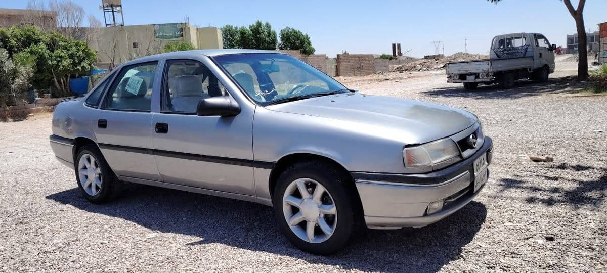 سلام عليكم للبيع اوبل فيكترا موديل 93 رقم اربيل صاقطه 2022 سياره بسمي شرط تحويل وغرامة وكاله مكينه 20سياره مابي اي نقص بدون خياس صدر دبلات جديد كهربائيات كامل كير مكينه شرط لا صرف ولا بخار اربع تيرات جديد سياره ابيس باور  سعر 35 شراي يخابر مكان طوز ماجاوب لا تعليق ولا خاص رقم هاتف ***********
