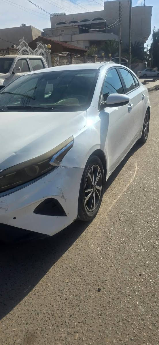 كيا فورتي 2023 معوقين ماشيه132نص فول شاشه وسط ردار امامي
سياره مجفته بيها رواجز 
 أبدل بنيد بيها بارد جاملغ سايق 
مكاني البصره الحيانيه
 السعر المطلوب 145
 وبيها مجال بسيط 
رقم ***********
