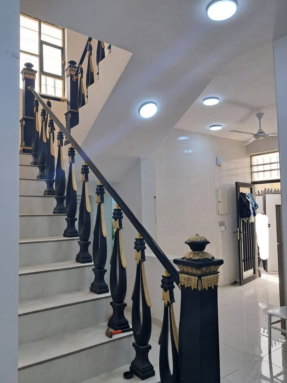 ⭕  . دار للبيع. مع الأثاث. منطقة  ال٣٦  . ١٢٥ م  10.5x12
 طابق واحد. غرفتين نوم  مطبخ صالة إستقبال صحيات داخلية وخارجية  تهويات ٢.  بناء حديث  ٢٠٢٥  يباع مع الأثاث  
السماوة ال ٣٦   ركن   . مقابل خدمات 
لمعرفة السعر وباقي التفاصيل 
ماعليكم سوى التعليق لتصلكم  على بريدكم الخاص 📨
         ٠٠٠٠٠٠٠٠٠٠٠٠٠٠٠٠٠
للأستفساراكثر زيارة مكتب عقارات الطيف الكائن في منطقة حي الصدر مقابل معرض الحلي سايد مطعم دجله او الاتصال على 
*********** واتس  .  *********** 📞
