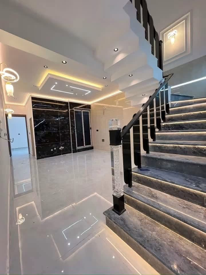 دار للبيع  طراز ملكي100 متر 🏠 السعر 250
حي الجهاد مربع الامانه  🔑 

  شغل فول درجه اولى

📍مقابيل البيت سياج مدرسه عله طول الشارع 

         🫵🫵مواصفات الدار 👇👇

ارضيه بورسلين 80 في80 نانو بولش 

ديكورات صقوف صاله ومطبخ وغرفه نوم 🛌 

نضام درج بيانو 🎹 أناره 

محجر الدرج زجاج مسكرت 10 ملم 

باب قاصه بلازمه 

نضام حاكيه شاشه صوره وصوت 

جداران مطبخ وحمامات بورسلين هندي تصفير 

مدخلين ثلاث نوم 🛌 

اثنين حمام 🛁 صاله مطبخ 
مكتب اليزن***********
