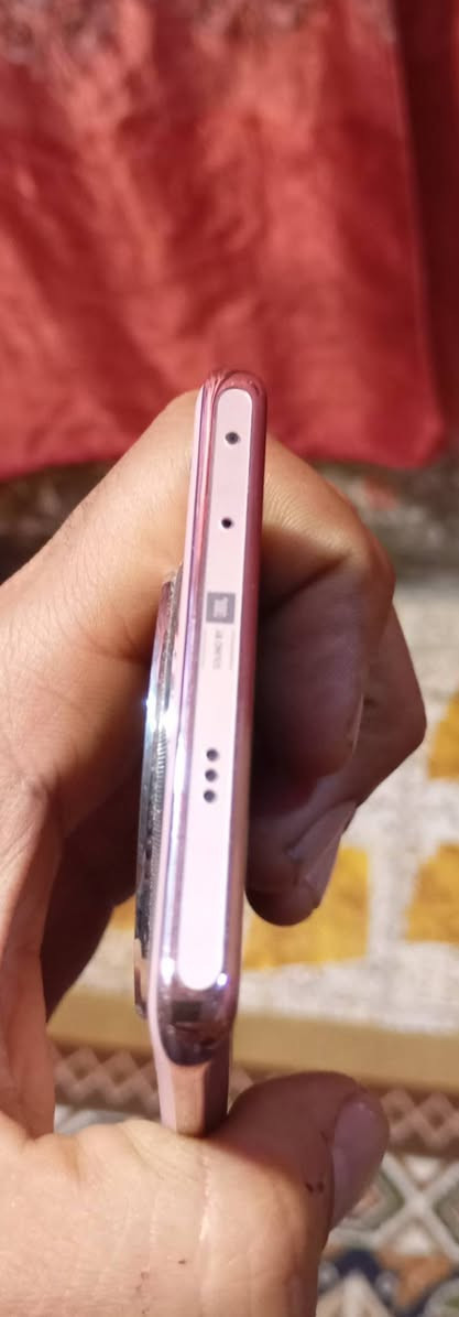 جهاز البيع زيرو 40استخدام شهر ذكرته 512كامل ملحقات السعر 300وبي مجال قليل البصرة القرنه بني منصور ***********يتوفل توصيل
