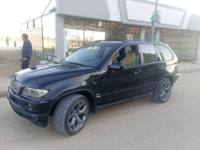 للبيع مستعجل بي ام فئه X5 موديل 2005 سعره 90قفل بدون عمله
صبغ عام جماليه مكفوله من
 عيب الشرعي
 مكينه 8سلندر 45 باخره مكينه وكير جدد
 كير 6نمر عادي اوتو
 حداديه جديده
 باتري جديد
 فتحة سلايت كراسي كهرباء 
استيرن كهربائي ميموري
 خزن حساسات اماميه خلفيه
 ويل 20تخم كامل مع تايرات جدد 
 تحكيمات الكراسي 
ابطاين  البيبان 4جدد
 كشنات جدد
 حداديه جديده
 باتري جديد سياره جاهزه ومال جناي 
مكان سياره حله مركز ***********بيه واتساب
