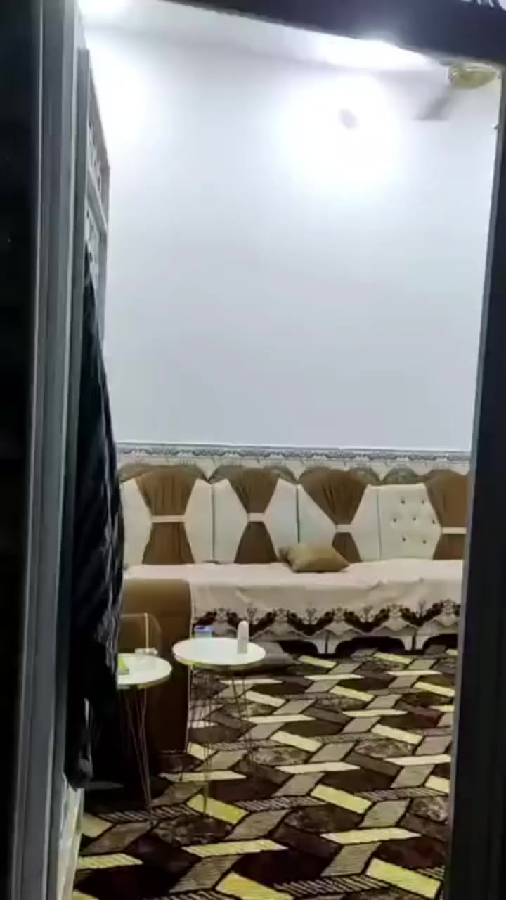 100متر حديث ، #للإيجار مكون من غرفه وصاله وديوانية ومطبخ وطارمه وصحيات ، نزلة شارع العلوه القديمه الايجار 300 قفل للإستفسار *********** او مراجعة المكتب في الصالحية 
للمتابعة ⬇️
https://www.facebook.com/share/g/1H7SN175SY/
