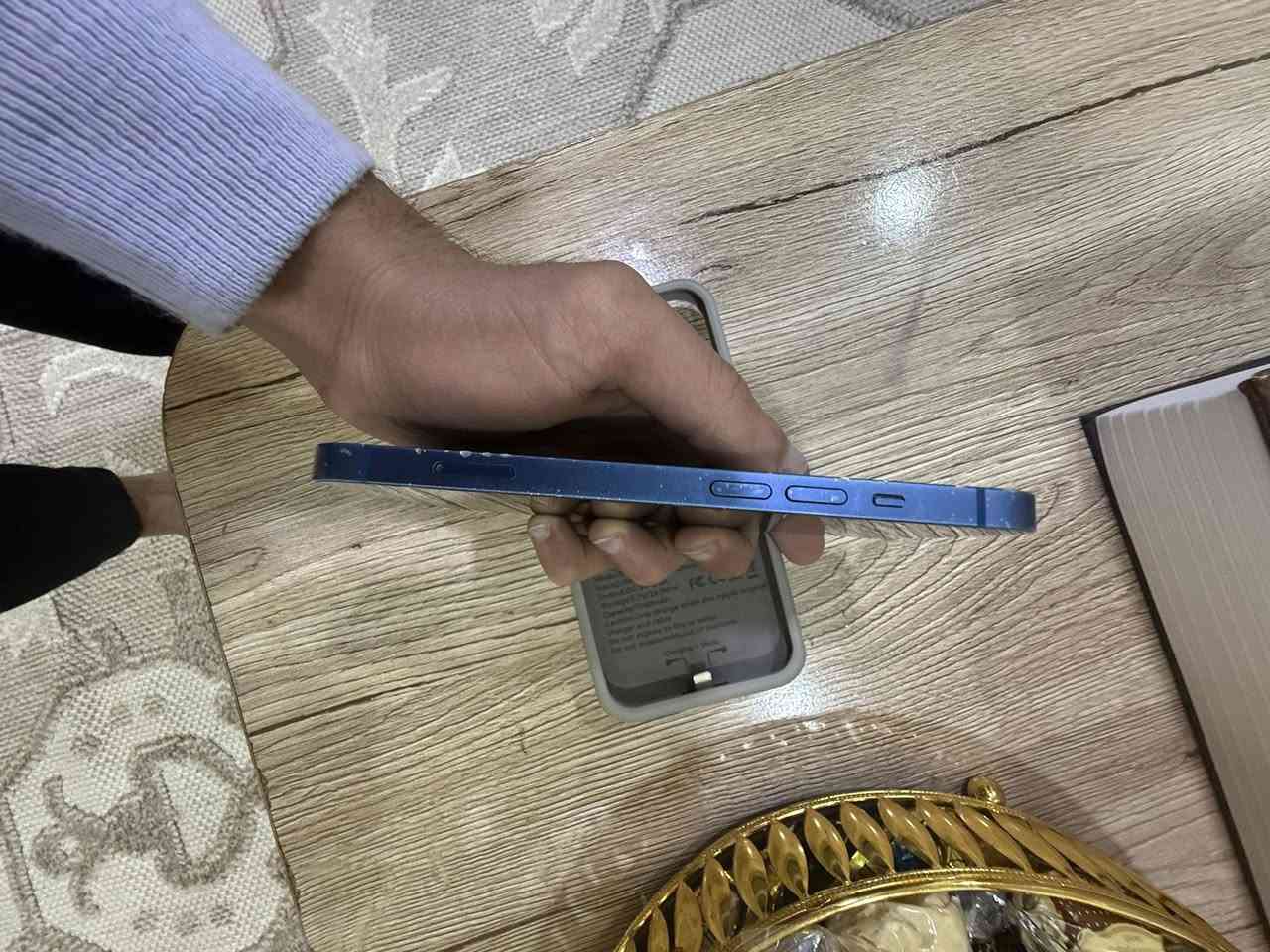 السلام عليكم اخوان 🫱🏾‍🫲🏼
iPhone 13 📱

128GB✅
Battery (73‎%‎)✅

الجهاز وضع شركه ✅

!!! غير مفتوح (وتر بروف)✅

كلشي بالجهاز ✅

كامرات✅

سمكارت✅

اتصال (شبكه)✅

فرمت حدث✅

سماعات ✅

الجهاز استعمالي الشخصي اخذته جديد من نزل و هسه اريد ابيعه الجهاز كلش نضيف بس بي شويه ضربات بالشاصي و باقي الجهاز مكفول و يخبل كامرات كلش حلوه و شحن ميصرف ابد سماعات كلش صوتهة عالي  يعني الجهاز ما ناقصه اي شي و كلش نضيف✅

الجهاز انطي ويا كفر بي باور بينك يعني الكفر يشحن الجهاز و كفر عادي ماك سيف  بس ✅ 

الجهاز مراوس بايفون فقط✅

و سعره 350💵

مكاني بغداد الدوره📍

للستفسار اكثر تفضلو خاص او اتصلو على الرقم✅

***********

الرقم بي واتساب✅

اسف على الأطاله و شكراً🌹
