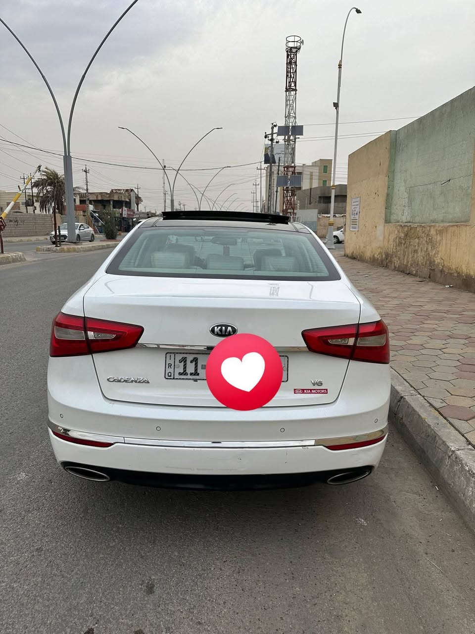 السلام عليكم
مكفوله كفاله عامه 
كدينزا 2014 خليجيه بسمي فول 
بيه سونار 
مواصفات 1/1 
شتريد بيها مواصفات 
بصمه وترحيب ومري شفط
فتحه ونبوراما 
كشنات كهرباء 
تدفاء كشنات 
ستيرن كهرباء 
سماعات انفنتي 
برده خلفيه 
مري قلاب أثناء البك 
تحكمات ستيرن فول 
تحكمات خلفيه
كامره خلفيه 
وبعد هوايه مواصفات 
مكانه الرمادي الخالديه  
ماشييه ٢٠٠
*********** 
جماعة المحافظات سياره خير من الله
السعر 148وبيه مجال بسيط
ملاحضه غير متواجد على الفيس
