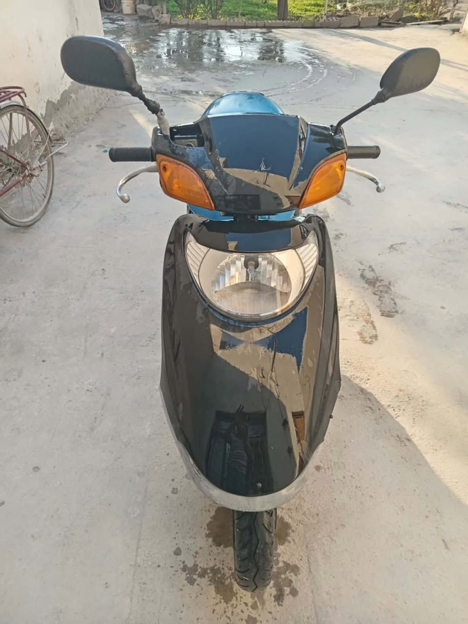 السلام عليكم 
دراجه سبيسي ياباني شغاله مابيها شي ابيع كوم حديد سعرها بلاشش 125 قفل لا تعامل رقمي ***********(لحد يراسلني خاص هاذه الرقم واتصل )
