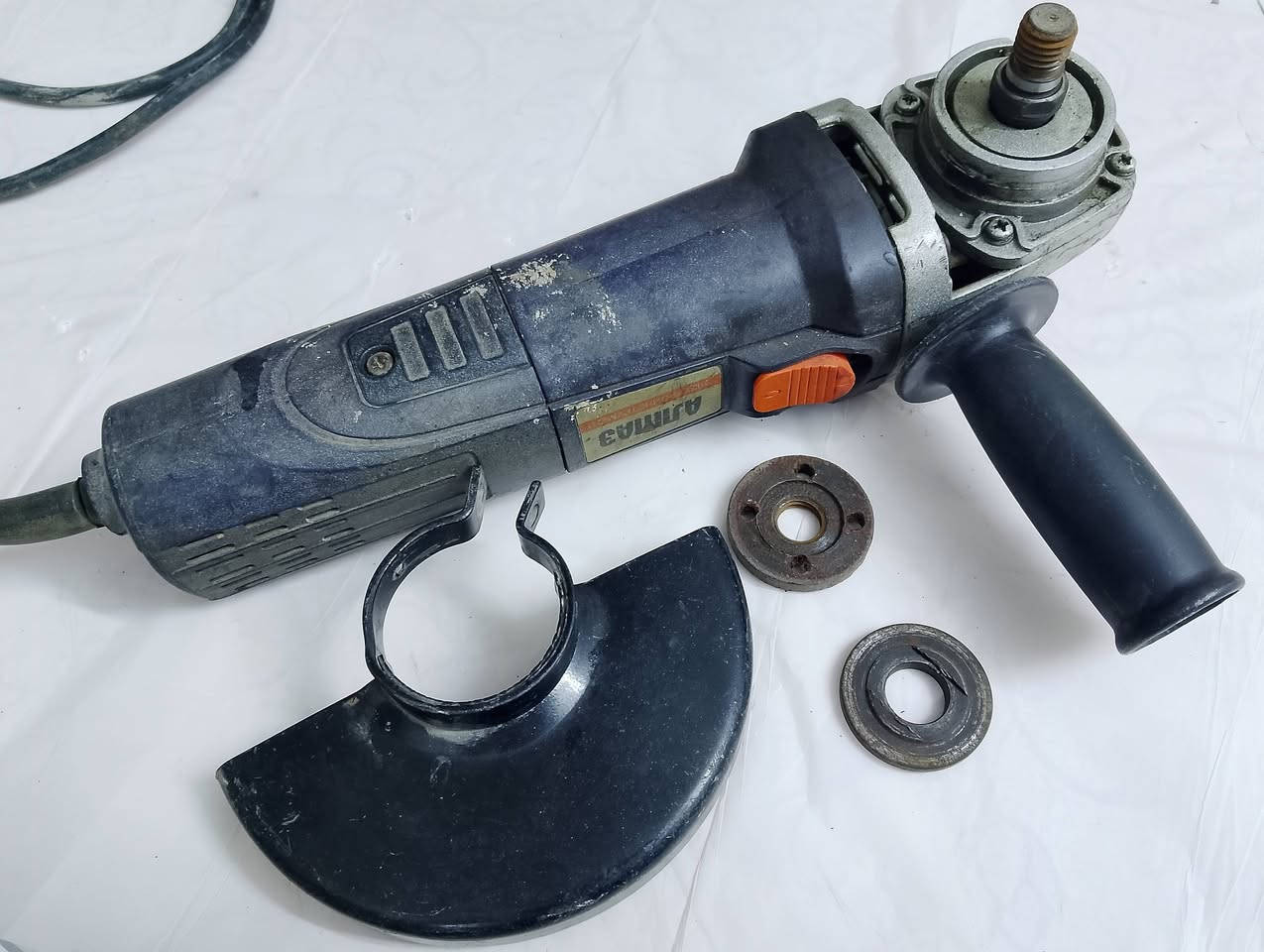 دريل همر 25 الف .دريل هوا ب20 الف .كوسرة حجم صغير ب15 الف
للحجز والتفاصيل مراسلة الصفحه


**إذا كنت صاحب هذا الإعلان وتريد حذفه لأي سبب، رجاءا أرسل رسالة إلى الدعم الفني**