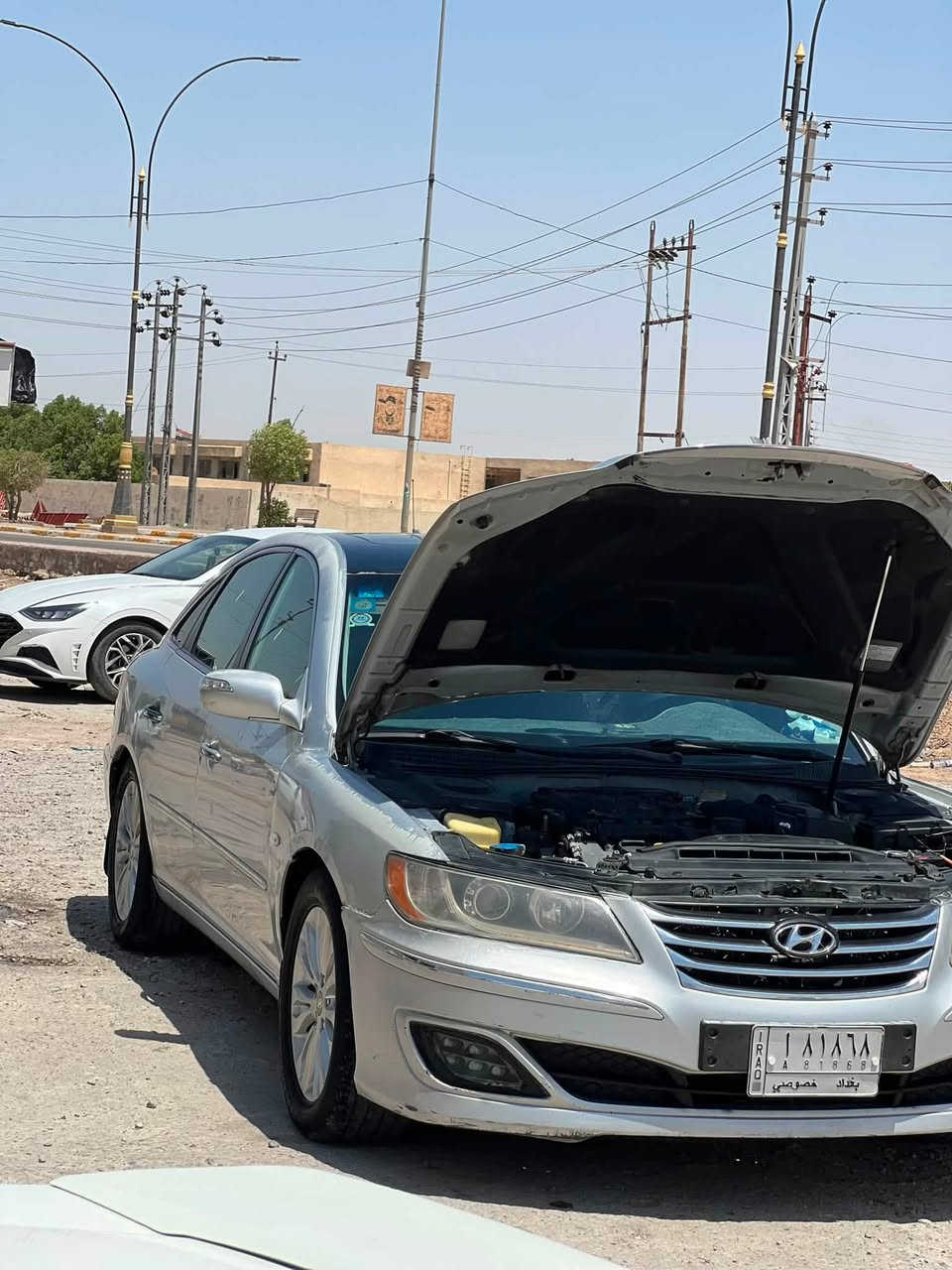 للبيع 
هونداي ازيرا 2007محدثه2011وارد امريكي ضرر الجاملغ الي بجه السايق ومعدل بدون تبديل رقم بغداد تحويل ثاني يوم 
الموصفات 
فتحه سقف
تحكم سترين
اشاير بل مري 
حساسات 
شاشه كبيره
مري شفط 
كشنات كهربائي
حجم المكينه3300(V6)
السياره جاهزه 
التواصل 📞📞
المكان ذي قار قضاء الغراف 
(***********)
(***********)
