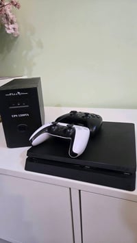 بلايستيشن 4 السلم(اونلاين غير مهكر) ذاكرة 861GB مو 512GB ركز. اصدار ال...