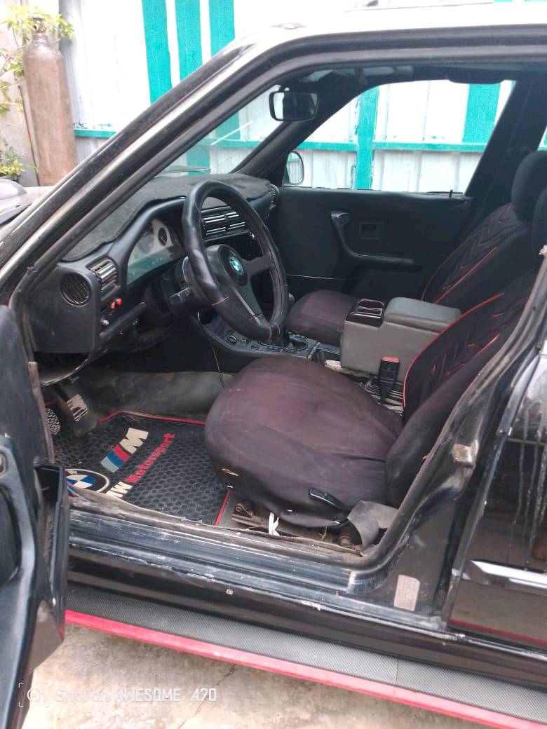 
ما هو موديل السيارة والسنة الصنع؟: 
1994
هل يوجد تاريخ صيانة موثق للسيارة؟: 
المكينه اتخربط بيهه 3بساتم واكفه يعني تحتاج فتح مكينه
هل السعر قابل للتفاوض؟: 
مجال بسيط
ما هي مكان تواجد السيارة لعرضها على المشترين؟: 
بغداد الغزاليه ‏‪***********‬‏ واتساب