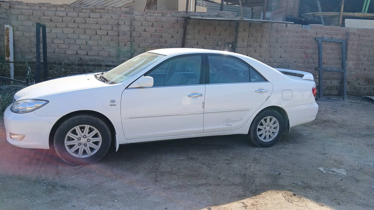 كامري للبيع موديل 2005خليجي محرك 4 سلندر 2400 المحرك لا تبخير ولا تنقيص كير محرك مكفولات حداديه مكفوله السعر 110$ بيه مجال حك الجيه *********** كلشي موجود بالسوك ما يعجبه المنشور وسعر لا يكسر بلال العالم
